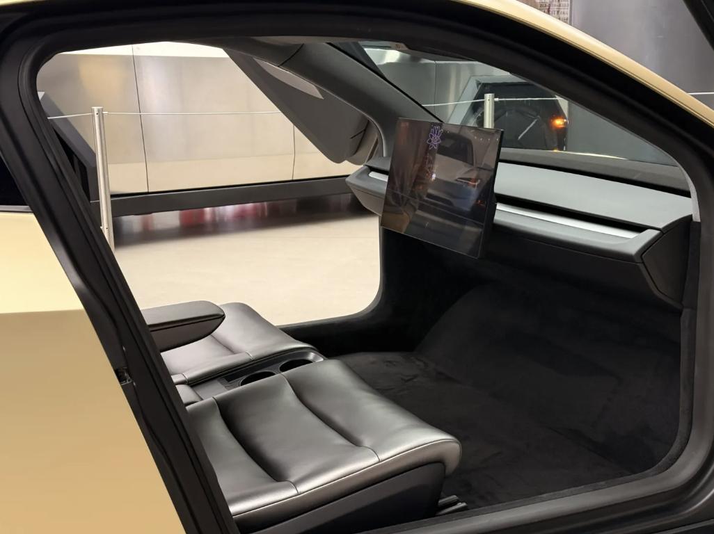 特斯拉暗示Cybercab可能真的会配备方向盘
特斯拉董事长表示，该公司可能会重