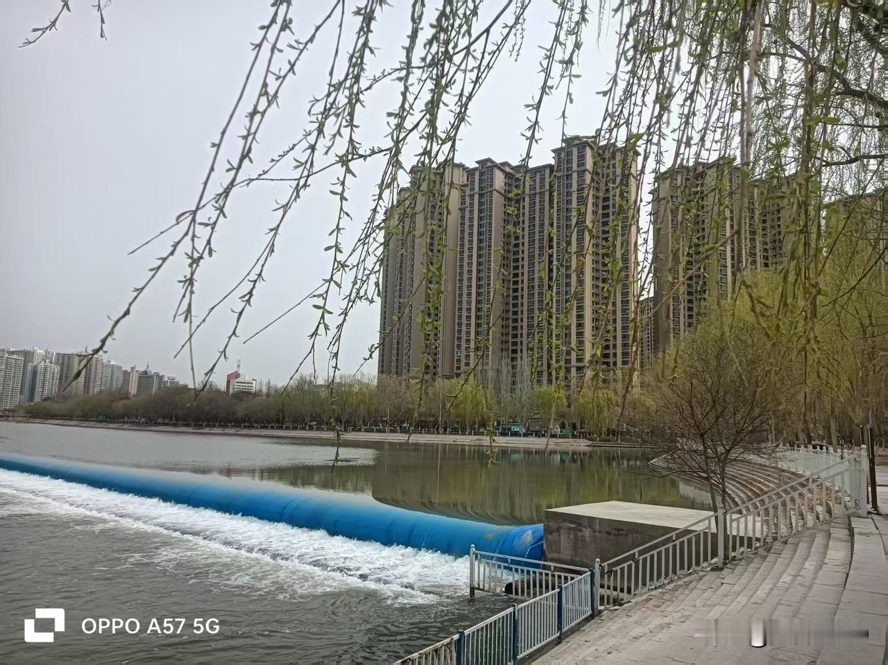 按顺序排列：
一，新疆库尔勒市孔雀河葵花桥202604
二，天津解放桥灯光秀20