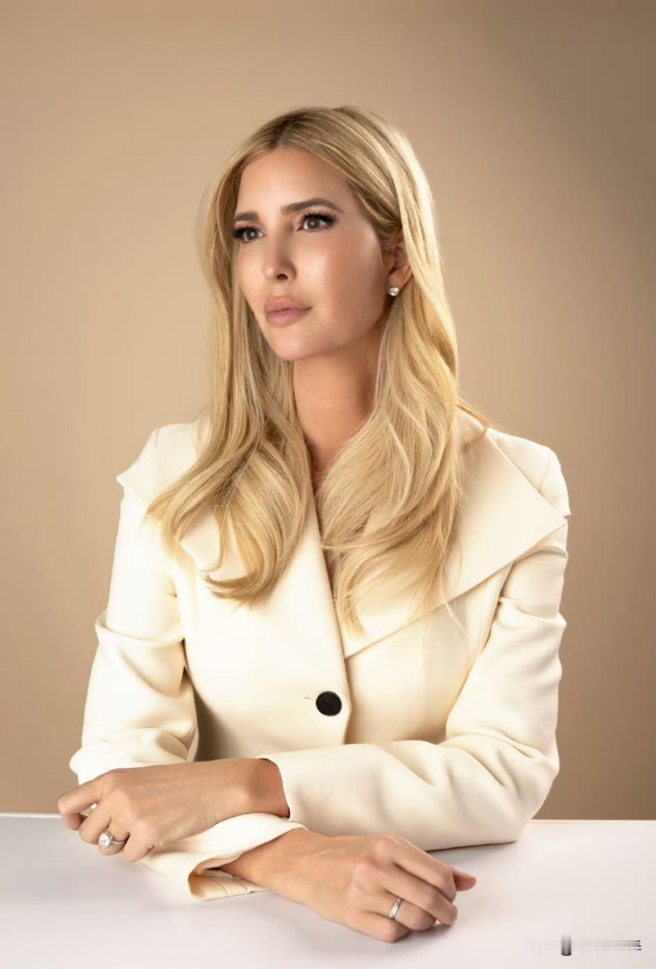 伊万卡Ivanka春节祝福
今天，一个新的月球周期开始了。
火马年呼唤我们勇气、