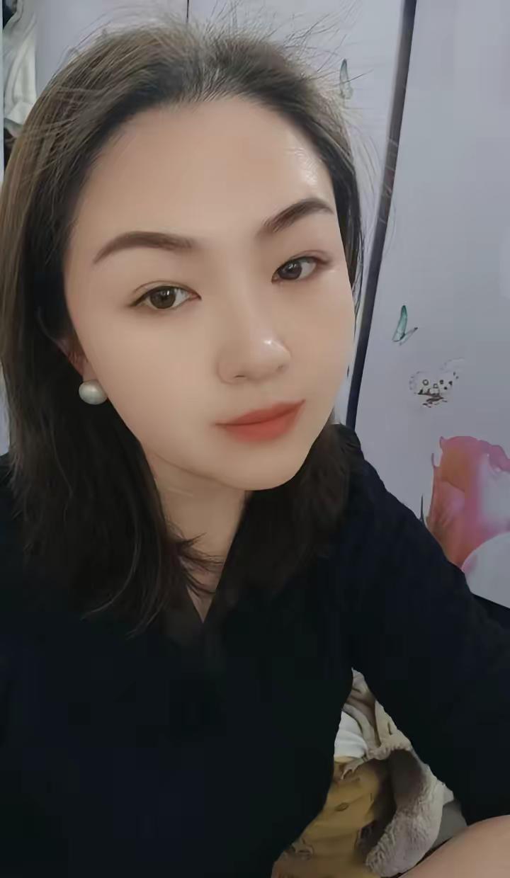 43岁了，即将进入不惑之年，岁月匆匆，我们已不再年轻，愿80后的我们余生，平安，