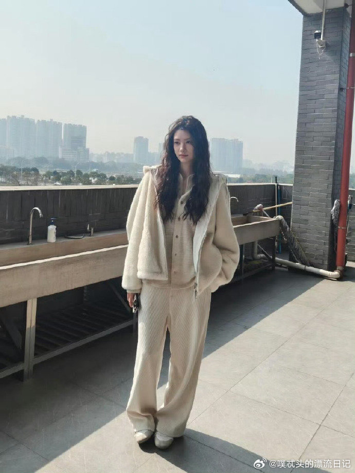 娱乐圈还有我不认识的人乘风2026以热爱为引，以坚持为光。姐姐们在汗水里打磨技艺