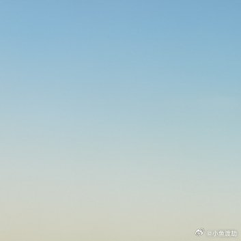 人到中年，终于读懂沉默的分量。年轻时遇到委屈，总想找人倾诉，到处诉说苦楚，期待有