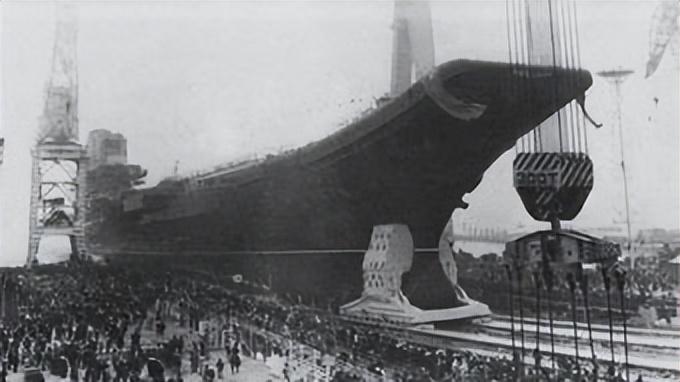 辽宁号航母的来路可真不容易。当初咱们海军想搞航母，四处碰壁，谁都不肯卖核心东西给