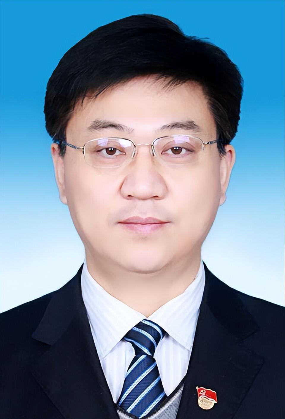 开封市，“口子”越来越大！副市长薛志勇任上官宣

1972年的薛志勇，大学毕业后