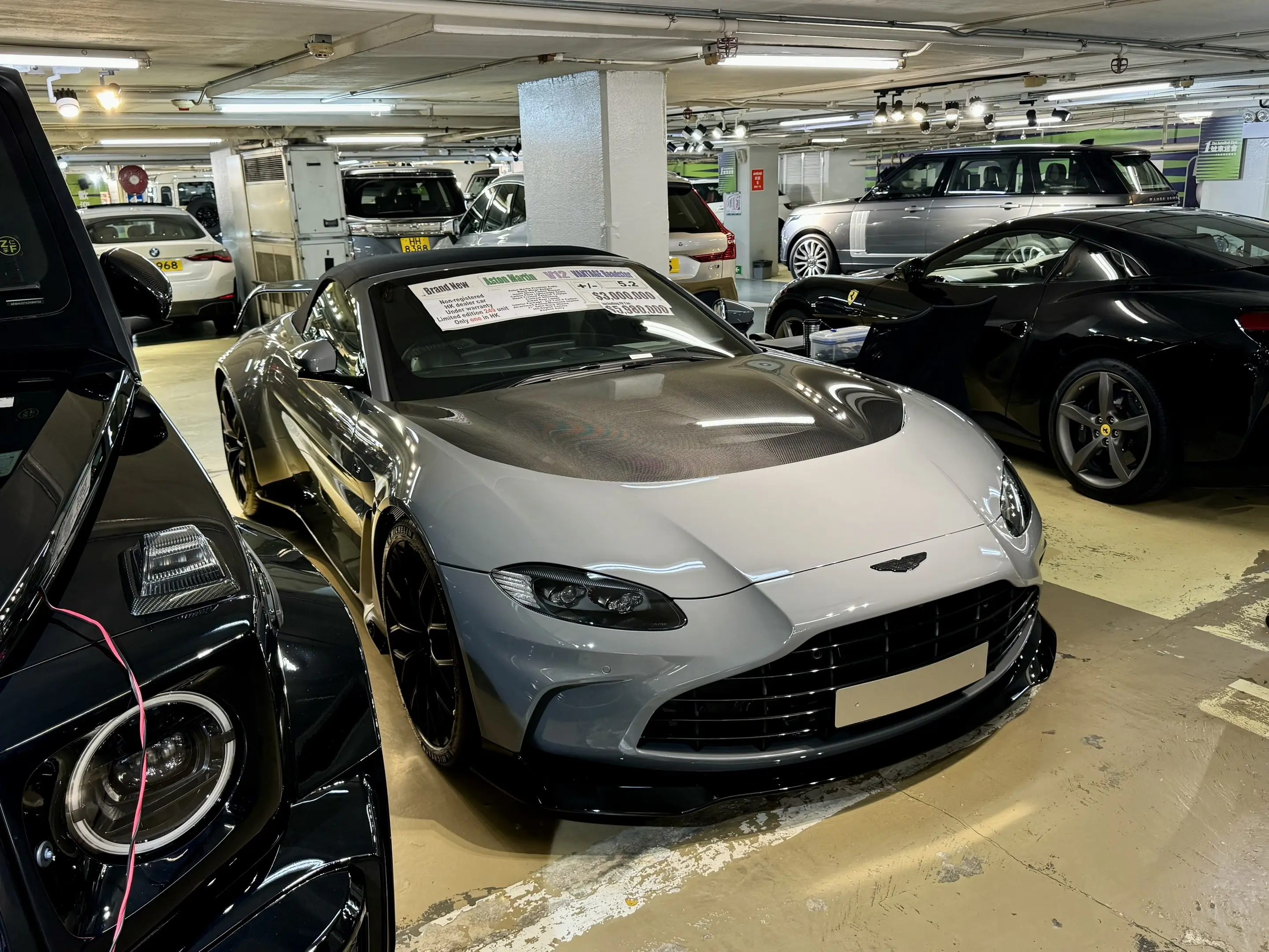 孤傲的V12敞篷小跑。5.2 V12双涡轮，据说内地保有量仅有一台