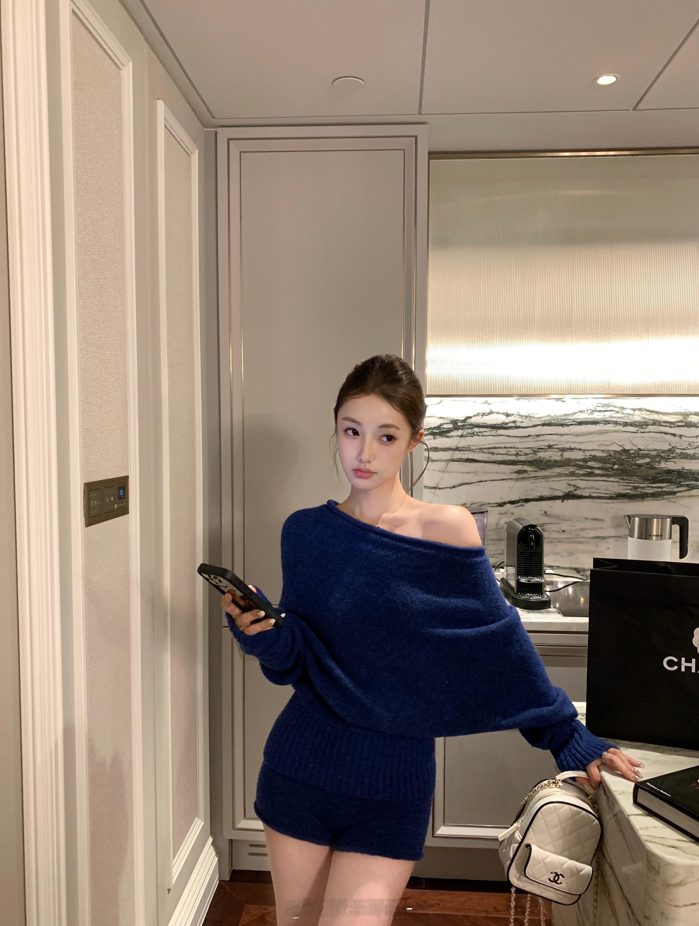 板栗可可Bankelili10/8/20:00妥妥的不费力美女感那种 又慵懒又有
