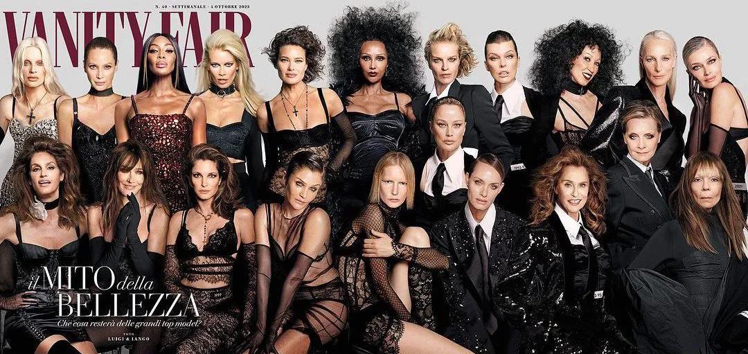 21 位传奇超模同框拍封面，都是活着的传奇！
Cindy Crawford, C