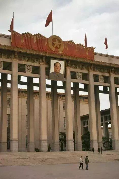 中共十一届六中全会通过的《中国共产党中央委员会关于建国以来党的若干历史问题的决议