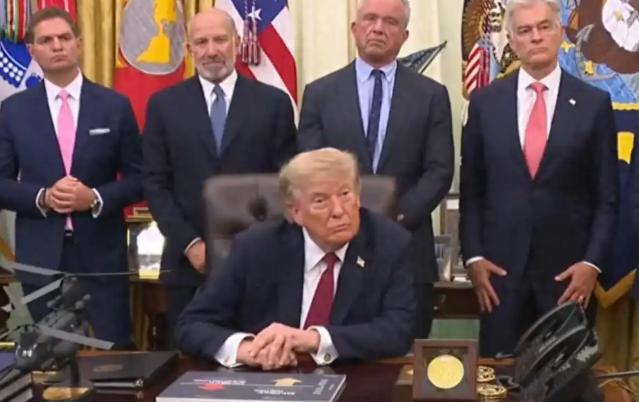 美国竟传出讨论对伊朗动用核武器的消息？就在外界哗然之际，特朗普 8 月 31 日