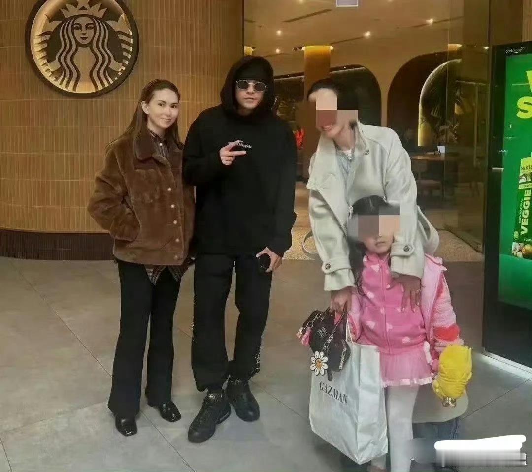 周杰伦 者来父 者来家族的事情网友们还是太操心了，因为和昆凌有一分长相神似，者来