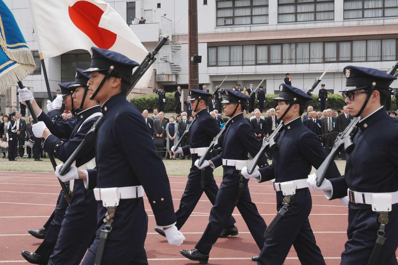 中国驻大阪总领事薛剑，9月24日在国庆招待会上当着近800名来宾的面，给日本送了