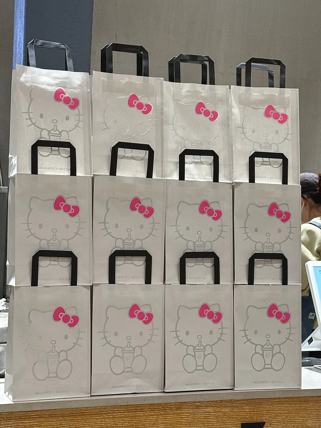 被Kitty围观了…喜茶你是有什么联名nb症吗🥹