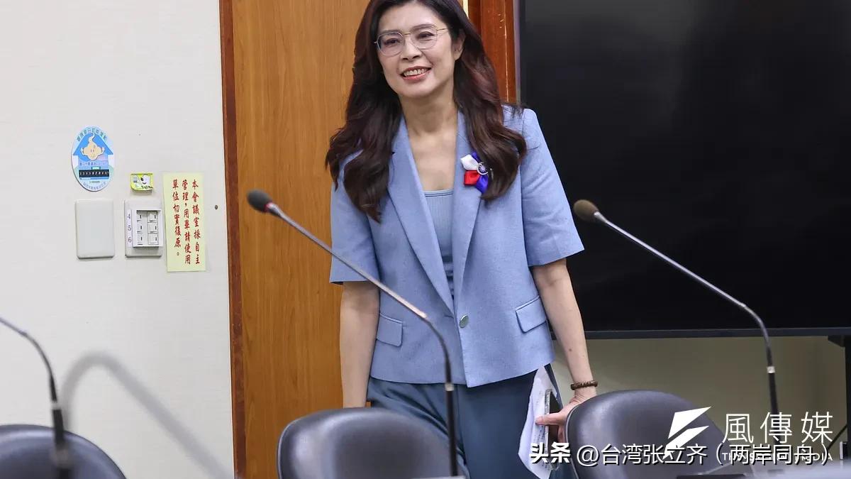 这次国民党访团人选看着一堆名字，其实全是精心安排的“顶配天团”。张荣恭是两岸老资
