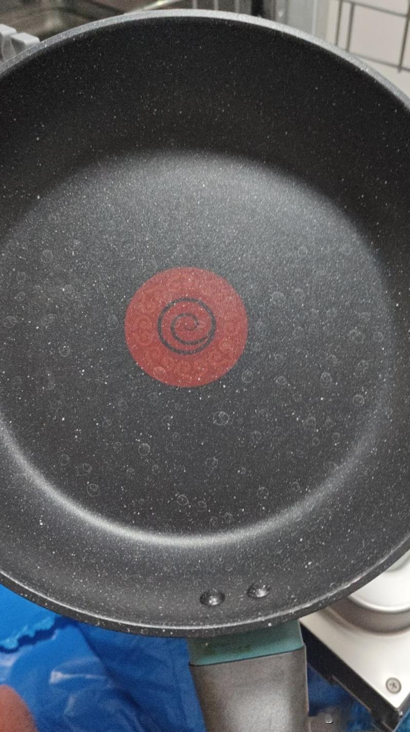 难道不粘锅不能扔进洗碗机？
请问洗碗机洗出来有这种白点是为什么
机器小米p20/