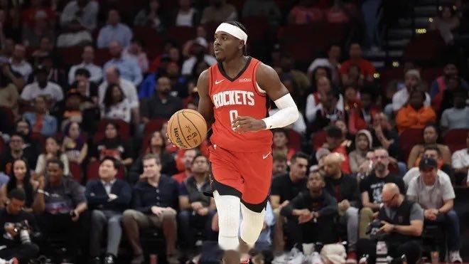 本赛季的阿隆·霍乐迪：场均9.1 分，投篮命中率45.5%，三分球命中率43.3