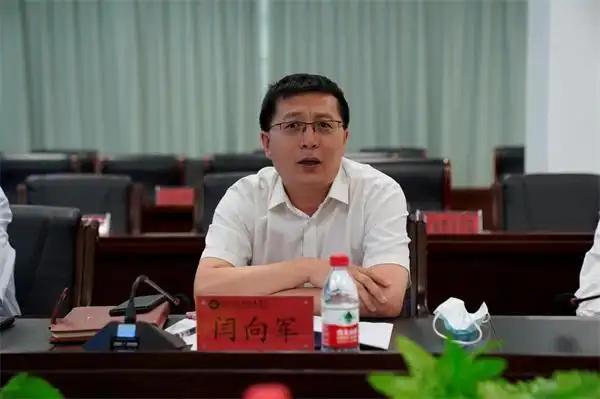 一天之内，黑龙江同时查处两名高校领导，分别是佳木斯职教集团党委书记闫向军和七台河