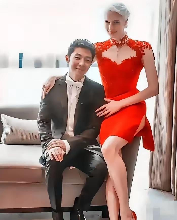 李白的选择有点意思

放弃了亿万家产的安全剧本

偏要留在北京租房结婚

很多人