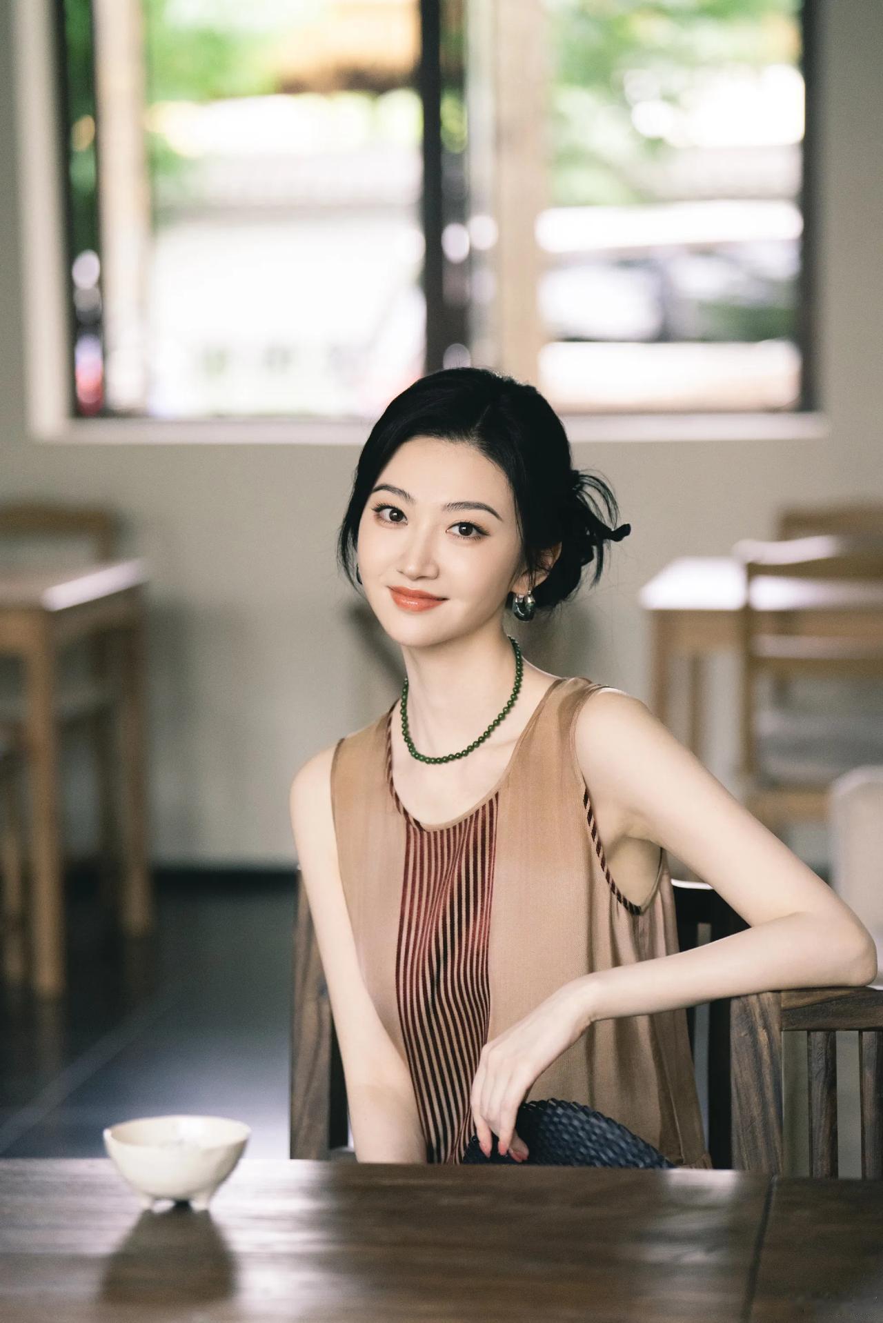 大甜甜的美貌，永不过期[心]
景甜 娱乐