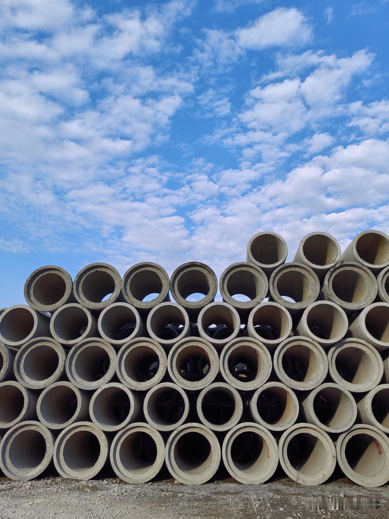 往后几年，这六件事一定要拎清:
第一，钱得实实在在存起来。咱普通人过日子，银行卡