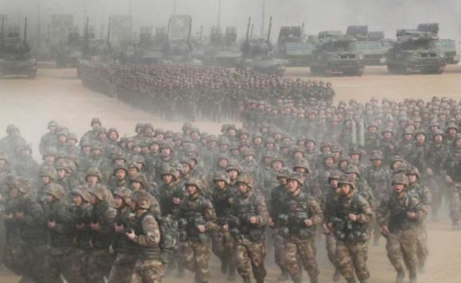 美军能打赢解放军吗？俄媒认为两军差距太大，除了人多，其他全是弱势。俄媒直戳要害，