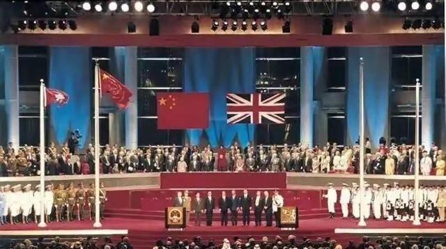 很多人低估了香港回归的意义，它真正打破的是殖民时代的一条铁律：割出去的地，几乎没