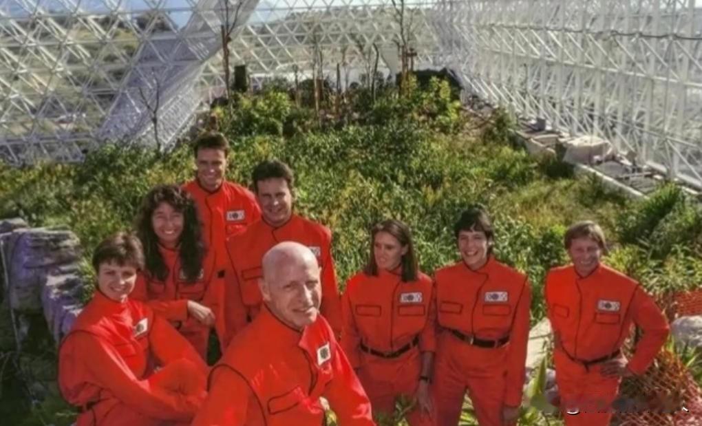 1991年，美国特意做了一个轰动全球的实验，把4男4女关在一起两年，再次打开房门