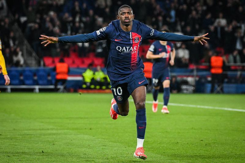 北京时间12月17日凌晨，28岁的登贝莱当选2025年世界足球先生，成为首位获此