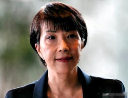 高市早苗21日前往G20峰会之前接受媒体采访时，做了一个看似温和的姿态，表示将全