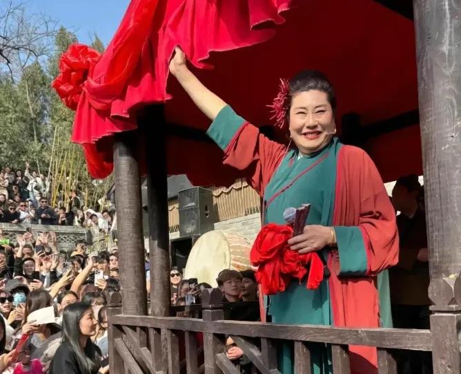 脸都丢光了！周末，河南开封，俩姐姐帮29岁社恐弟弟找王婆说媒，成功牵手一位东北女