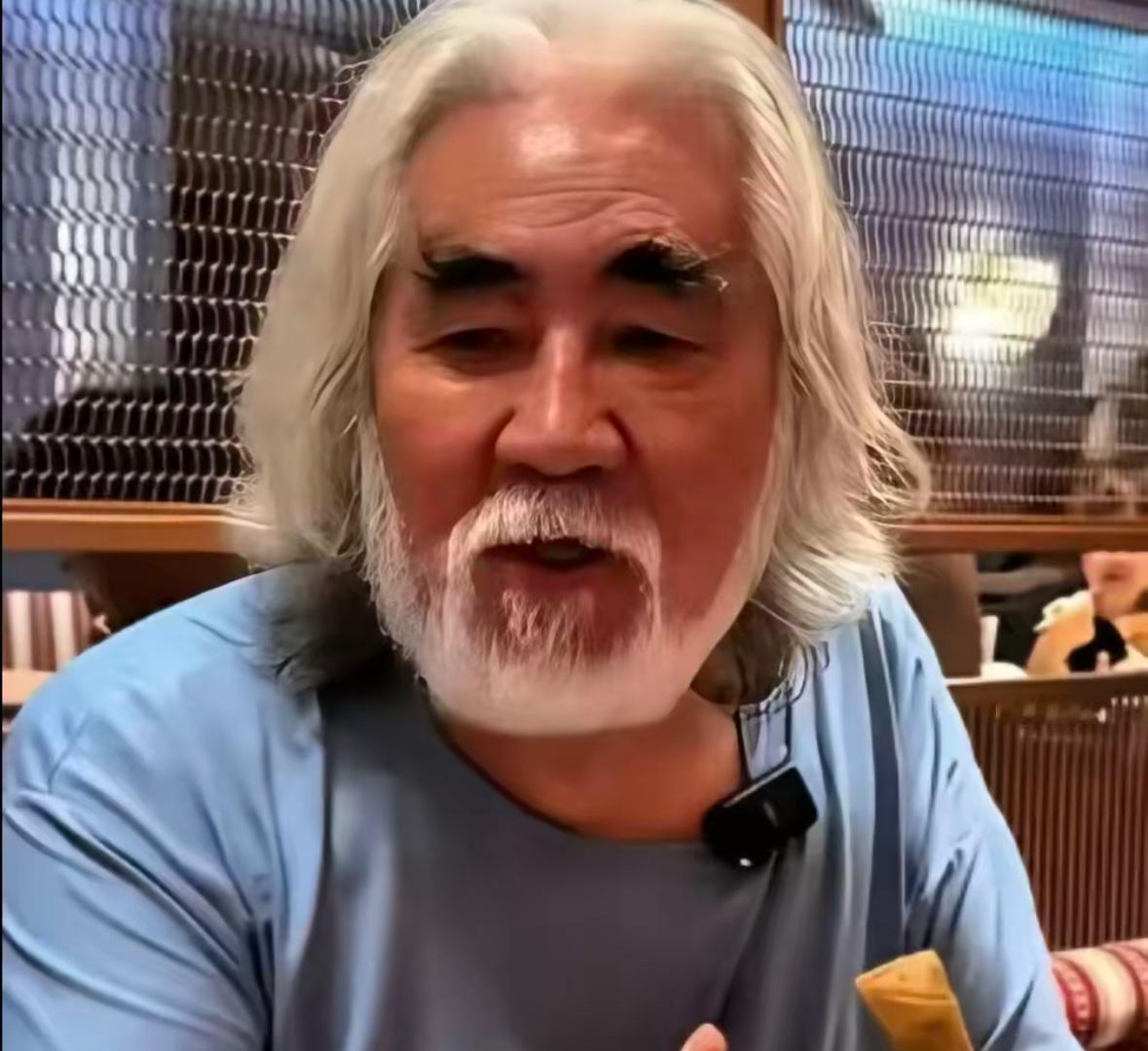 张纪中估计要害怕了
不因为别的
就因为他已经75岁了，他看到身边的朋友们一个个的