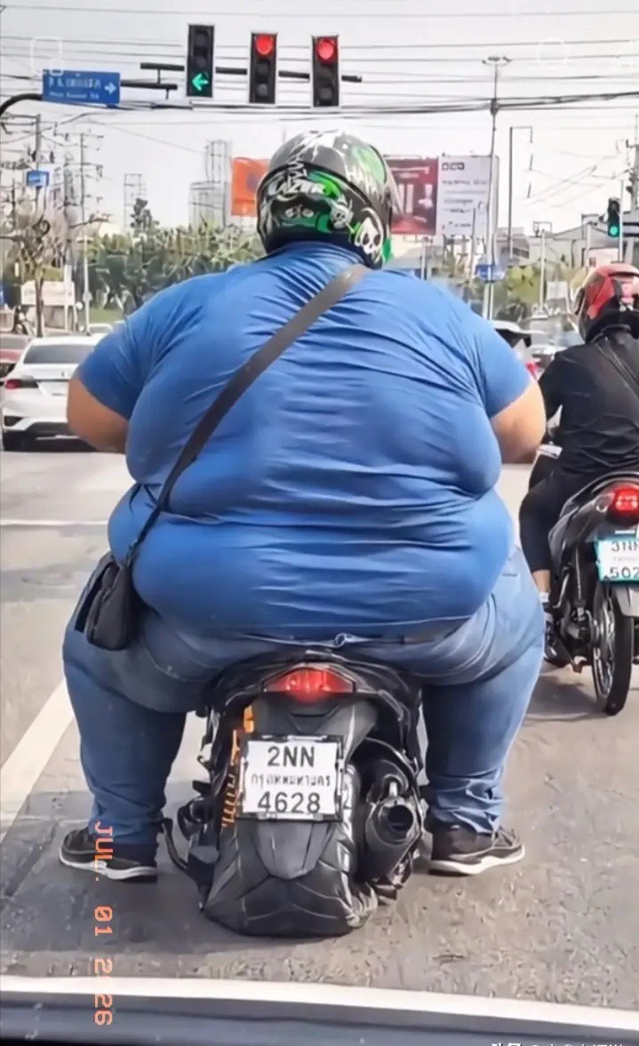 顶级的肉夹摩，人没气死车先气死了