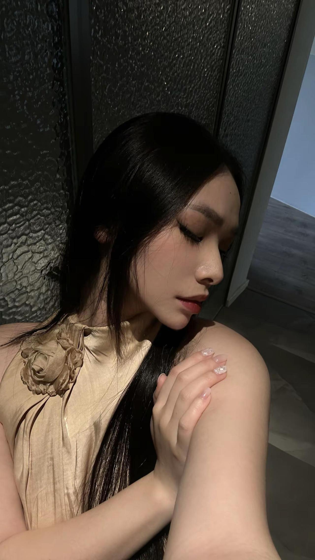 我锁着眉。温柔御姐 浴袍美人 纯欲天花板 百合