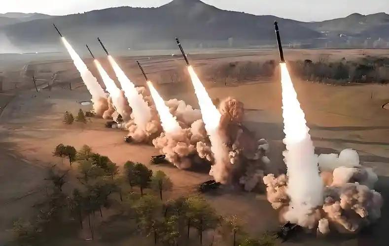 什么叫工业死刑？1枚高超音速导弹，10马赫极速，携带1吨高爆战斗部，这根本不是在