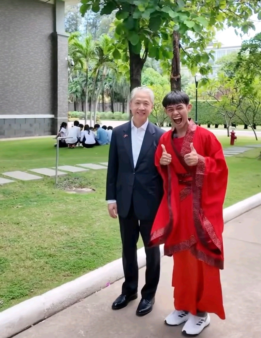 汪文斌交流 图片来源于网络 