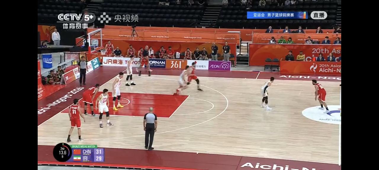中国男篮打伊朗都打得够呛了，半场结束31：29，仅领先了2分。中投、3分命中率也