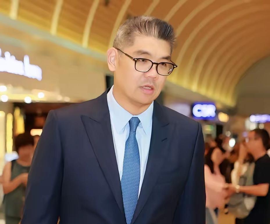 台“国民党”连胜文就大陆“十项措施”给出回应

4月19日上午，连胜文出现在一次