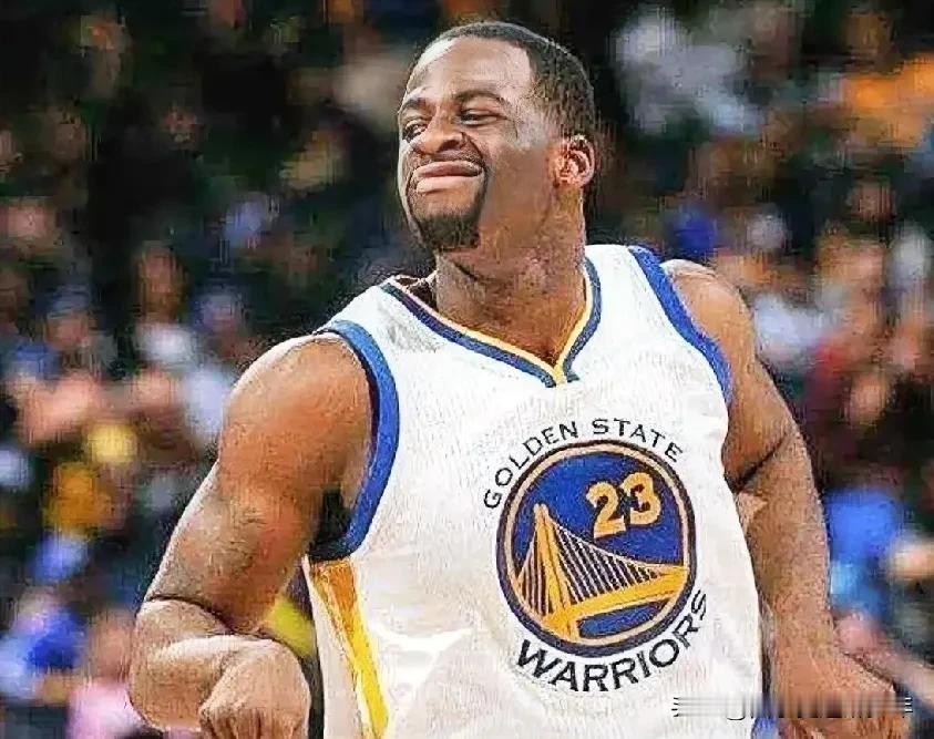 勇士格林今天玩命赢太阳，因为太阳太晃眼睛了。杜兰特高高在上，神投一般的存在，比尔