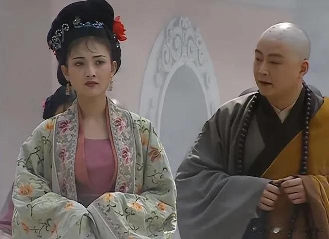 当年牛莉拍《水浒传》时只有25岁，一个未出阁的小姑娘却把潘巧云一角演绎的淋漓尽致