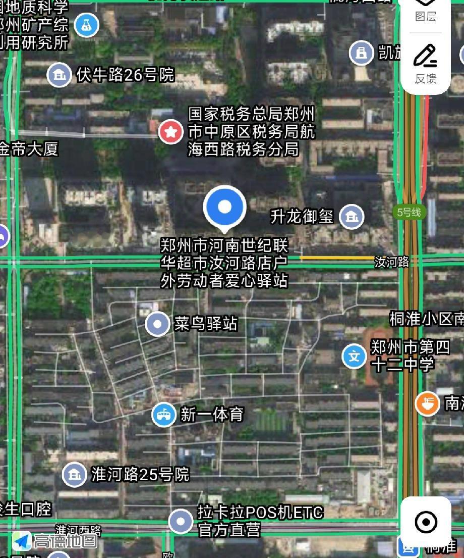 郑州汝河路曾经有一家世纪联华超市，前段时间关门歇业了。当然了，大型商超关门的不在