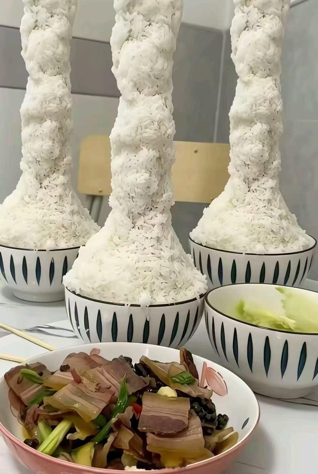 忙到现在才吃饭 ​​​