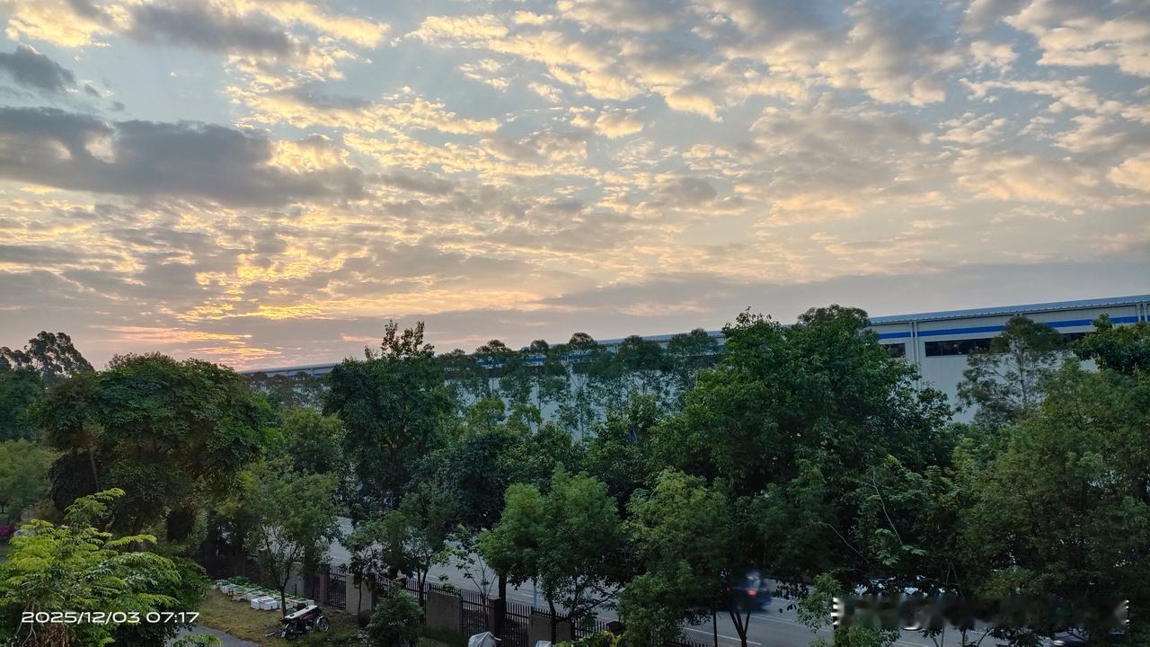 今天对我来说是不平凡的一天，真的有点意外，有点意想不到。一连串的意想不到，这也是