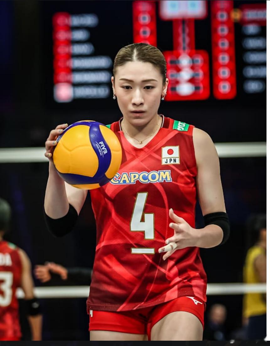 2025世界女排联赛日本女排vs巴西女排随着石川妹在4号位进攻得分，日本队2-2