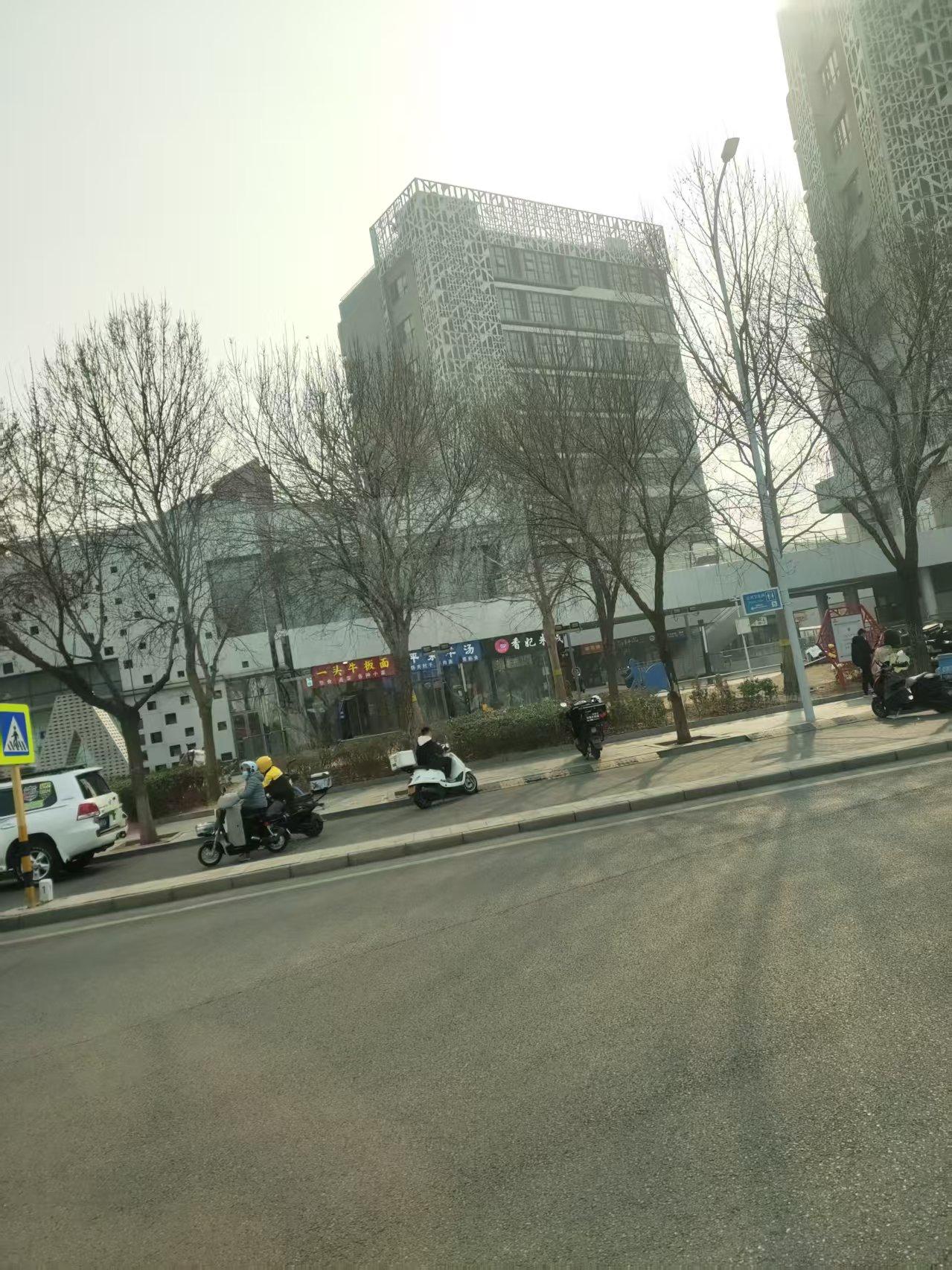 喜欢奇石就来北京顺义潮白河，真的，这里有很多意想不到的惊喜，玉，虽说稀少但是有缘