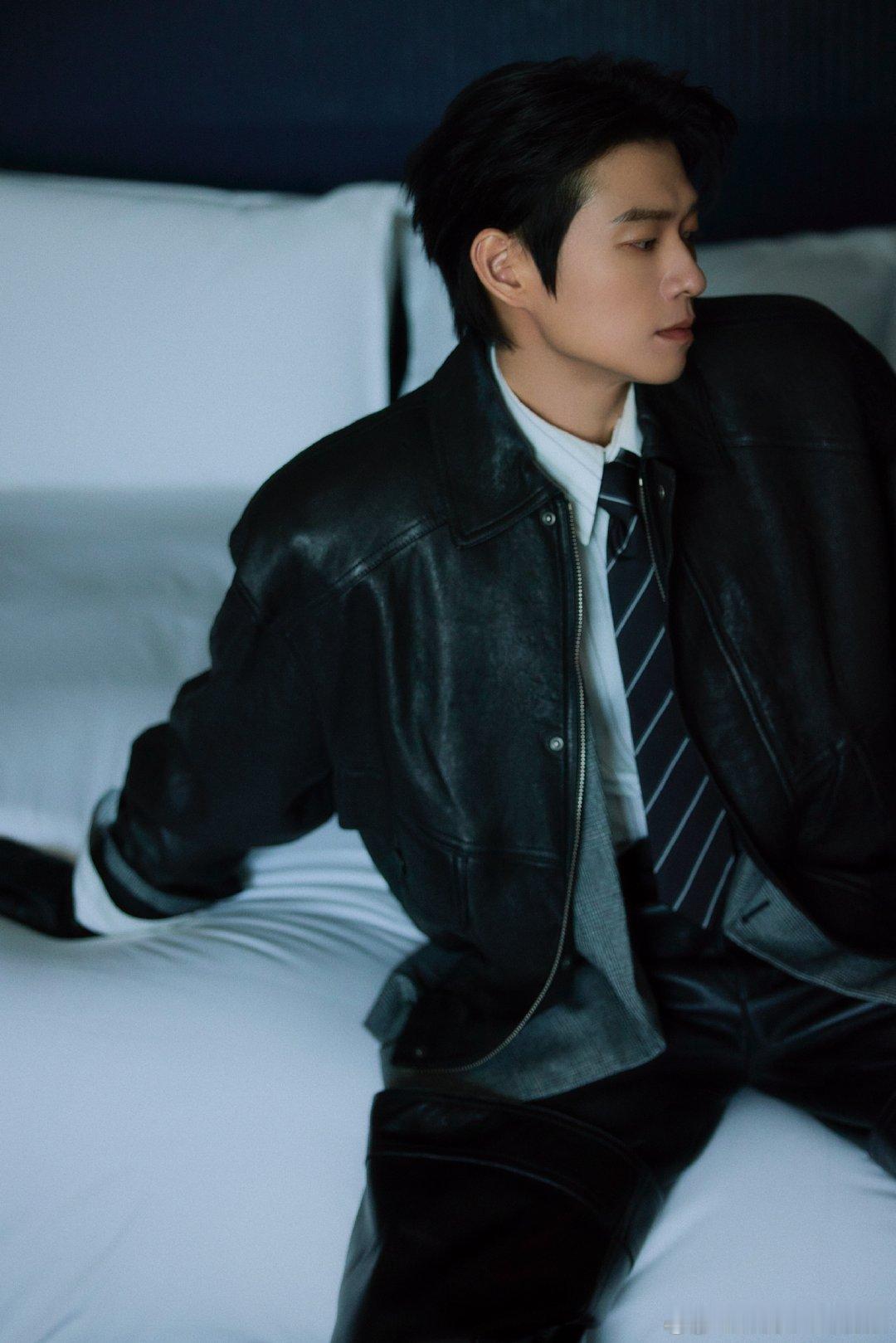 魏大勋扇鸡本来只想安安静静看综艺，结果被魏大勋的扇鸡笑到肚子痛 你好星期六