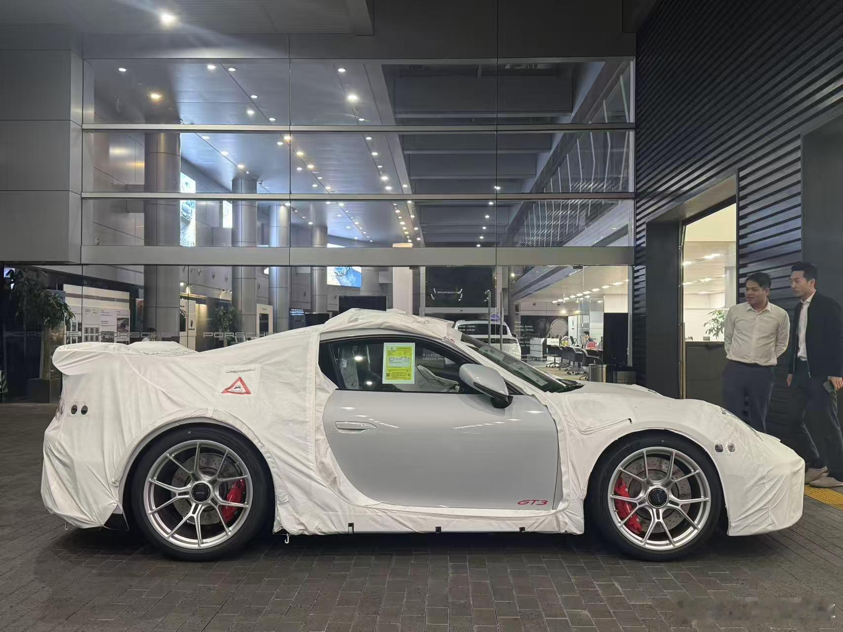 开这个送外卖，每单怎么也得亏100块吧。