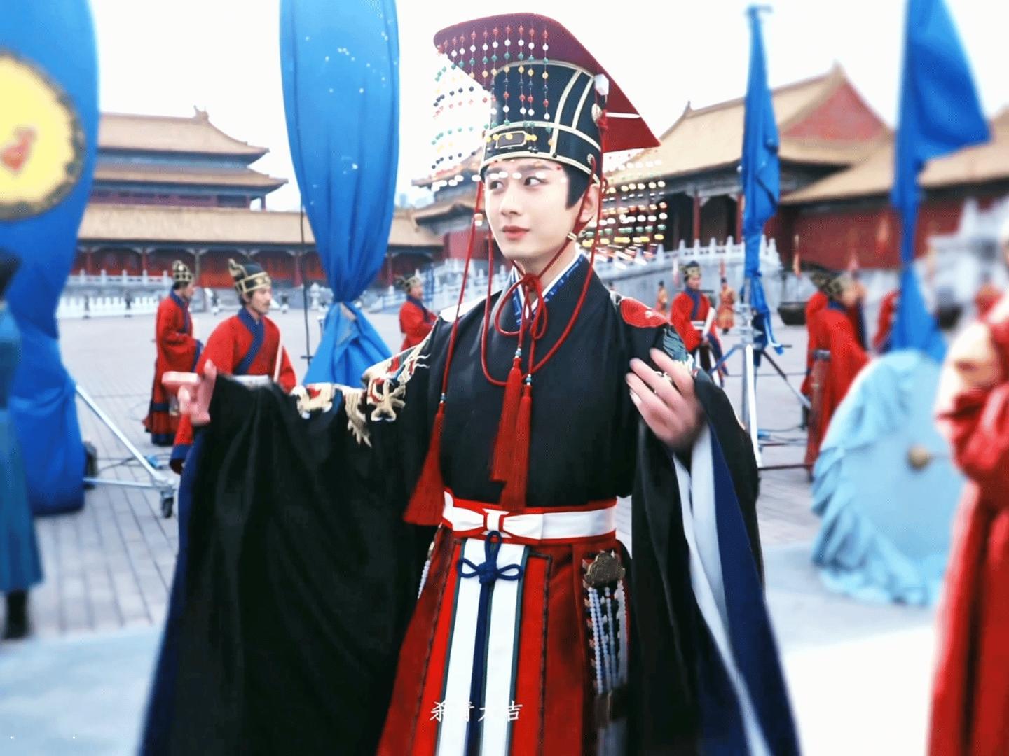 从南京到北京，这一路，是逃亡，也是征途。朱瞻基踏过的每一步，都在为未来的帝王之路