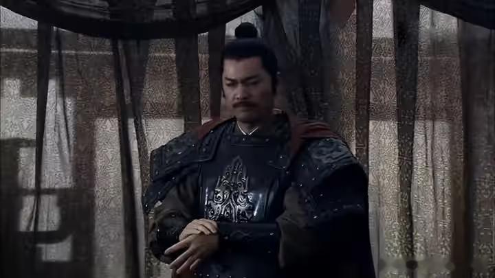 吕后与仆人审食其私通，被汉惠帝发现。惠帝大怒，下令将审食其关进大牢，欲五马分尸，