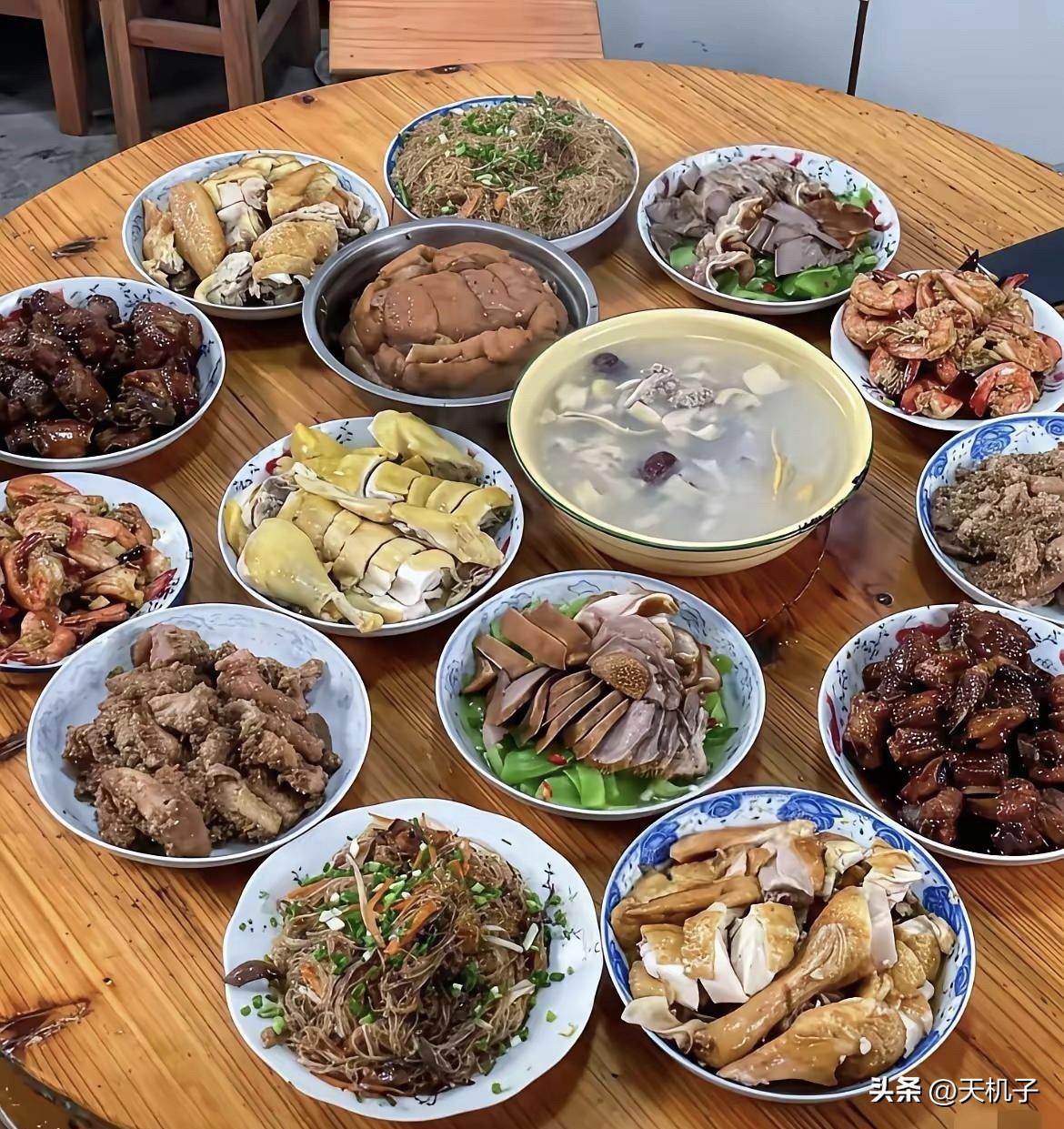 从这一桌子菜来看，主人家是哪里人。