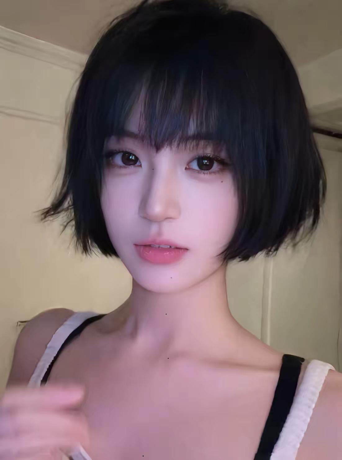 不是 我跟你卖萌那件事 你别跟别人说行吗。一条库存！头发又双叒叕睡翘了😠😠日