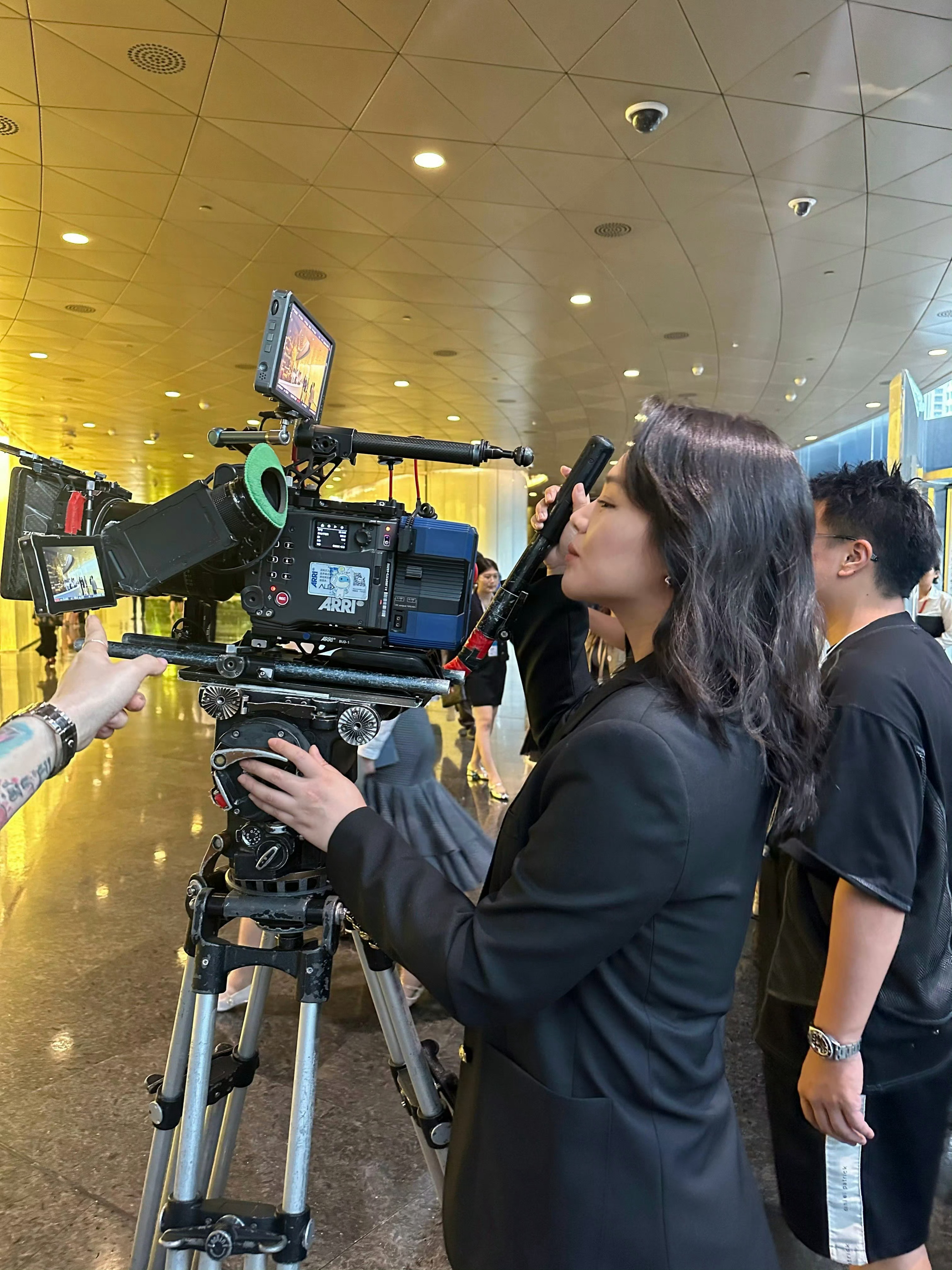 马思纯发文告别饶雨瓷马思纯告别饶雨瓷 跟着马思纯的文字，和饶雨瓷好好说再见。谢谢